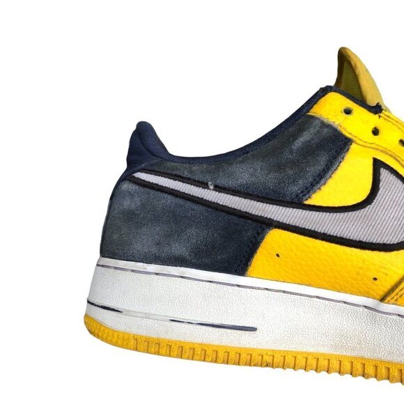 RARE 2018 Nike Air Force 1 Low '07 LV8 1 Amarillo Size 9 - Picture 13 of 16